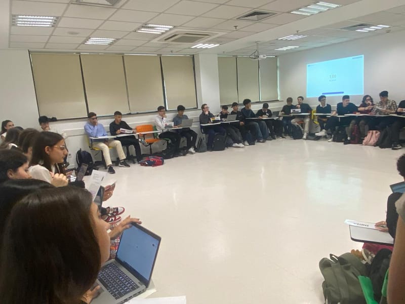 Debate oficial sobre Arquitetura Hostil começa!!