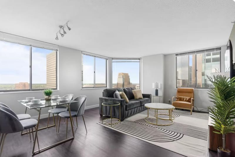 SHORT TERM RENTAL STAGING