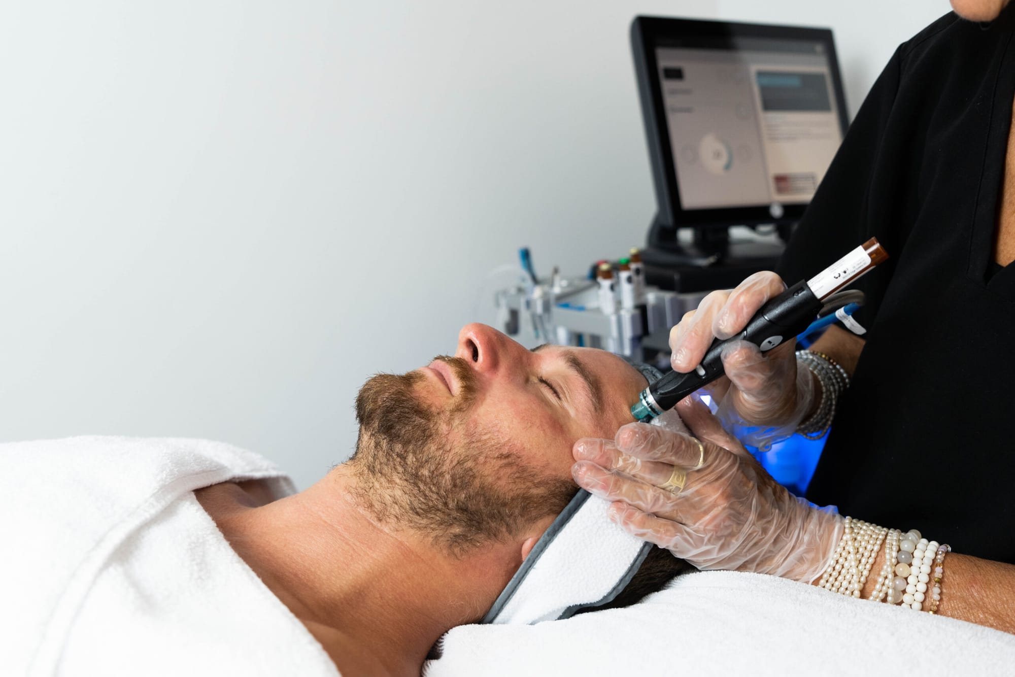 Stay Fresh and Glowing Year-Round with Hydrafacial