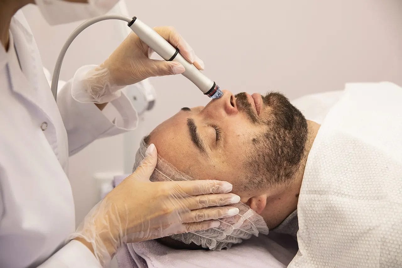 Hydrafacial in Dubai: Instant Glow for Your Skin in Just Minutes