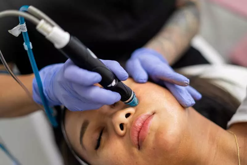 Tackling Large Pores with Customized Hydrafacial Treatments