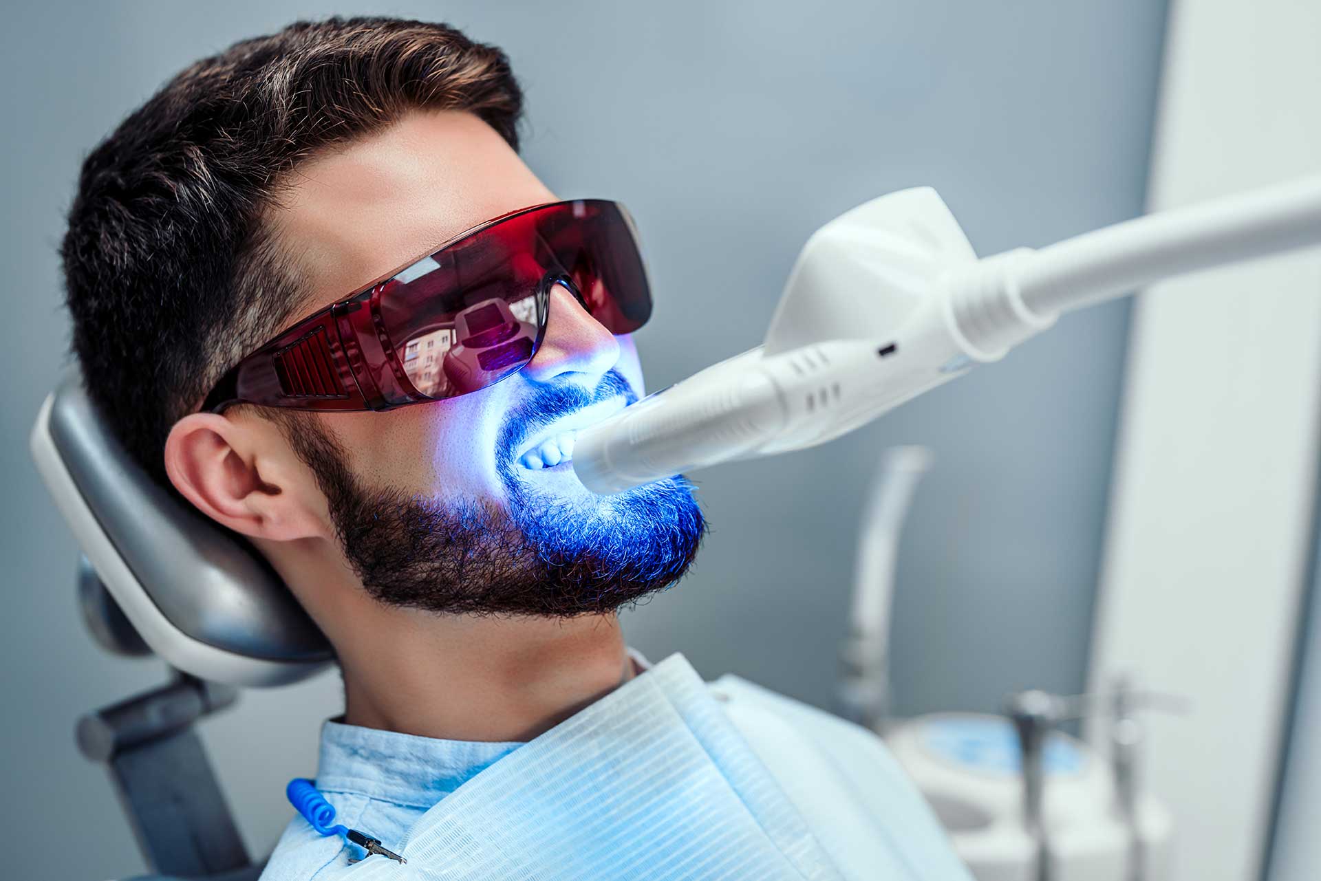 Teeth Whitening Treatment That Transforms Your Smile in Minutes