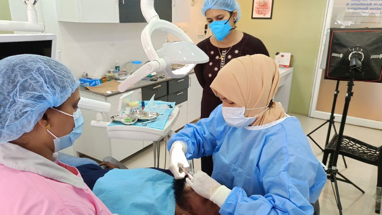 Why the Best Dental Clinic Encourages Routine Cleanings