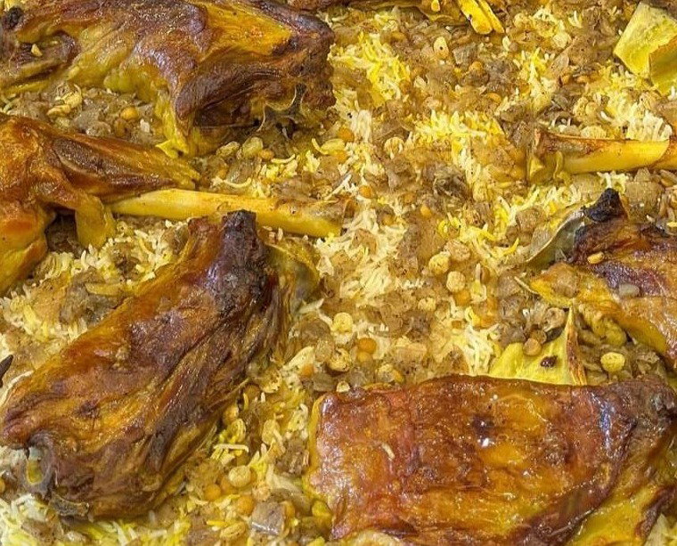 صينية مجبوس لحم 4 اشخاص