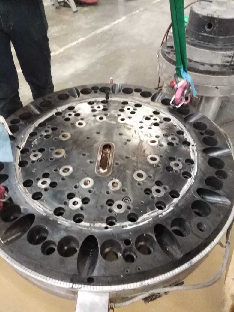 Die head cleaning