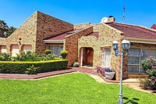 5 Bedroom House for Sale in Mmabatho