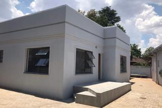 11 Bedroom House for Sale in Riviera Park, Mafikeng