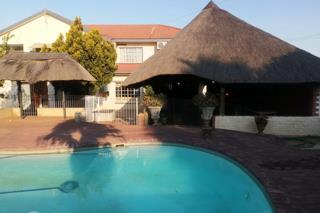 4 Bedroom House for Sale in Riviera Park