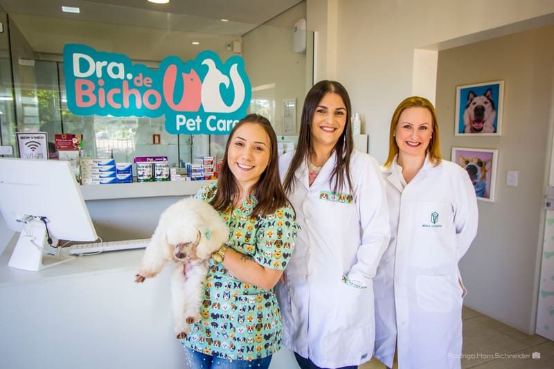 Clínica Dra. de Bicho - Dra. Caroline Castilhos 