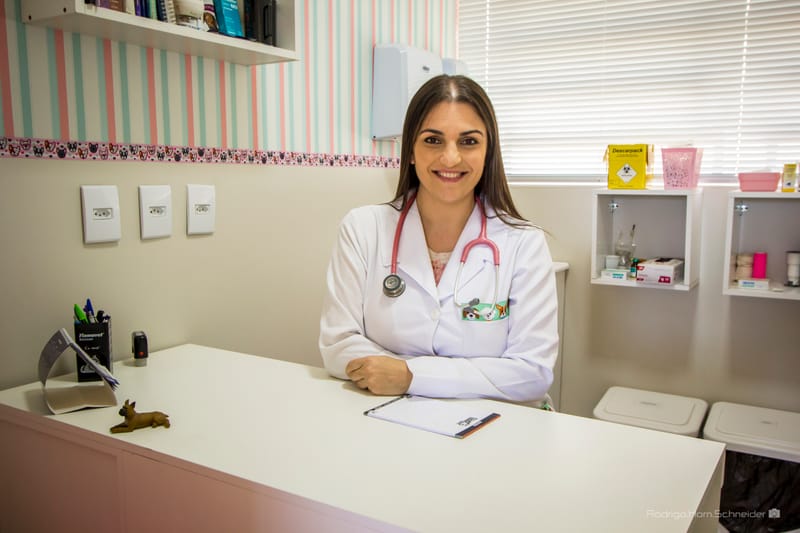 Clínica Dra. de Bicho - Dra. Caroline Castilhos 