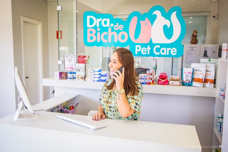 Clínica Dra. de Bicho - Dra. Caroline Castilhos 