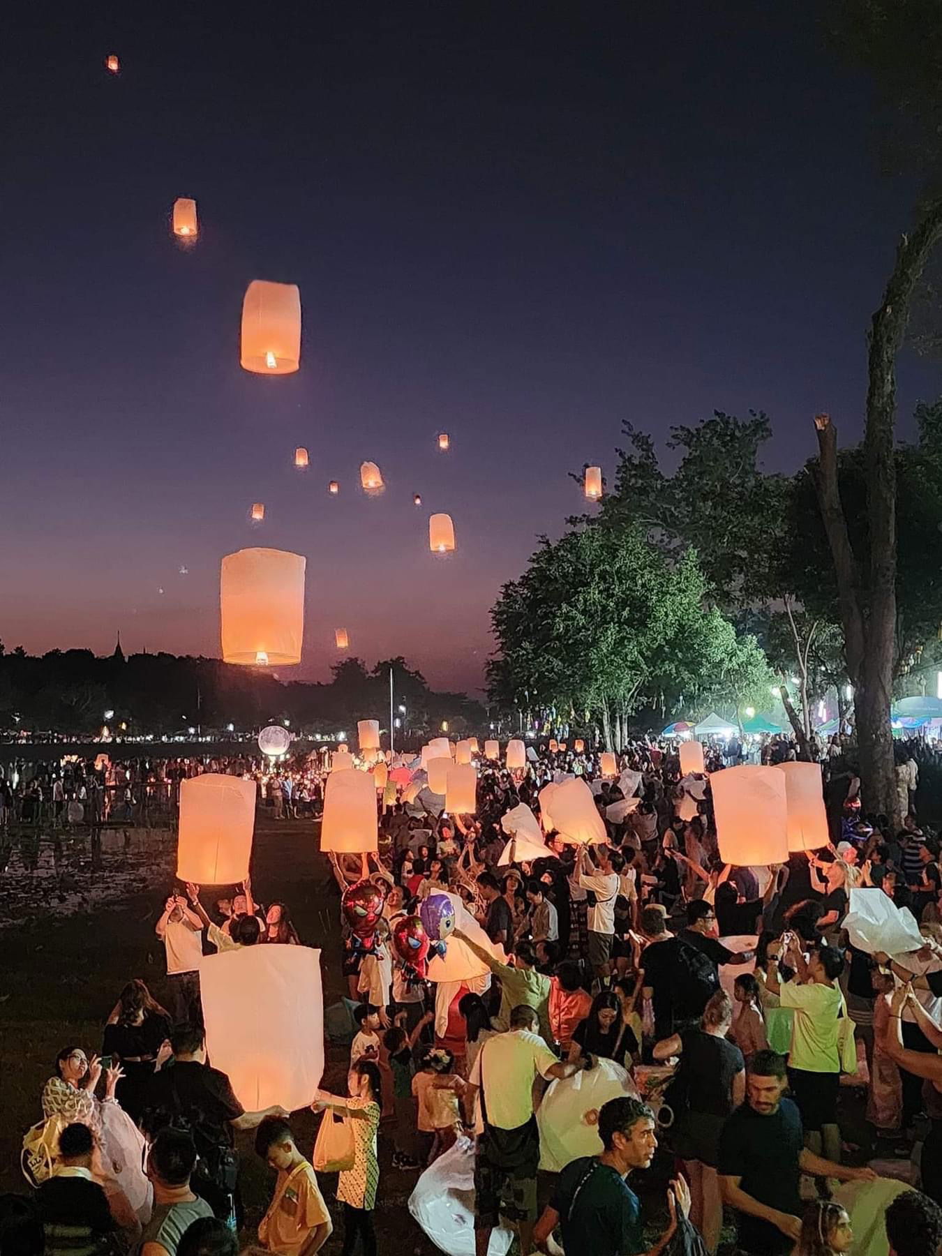 LOY KRATHONG AND YI PENG
