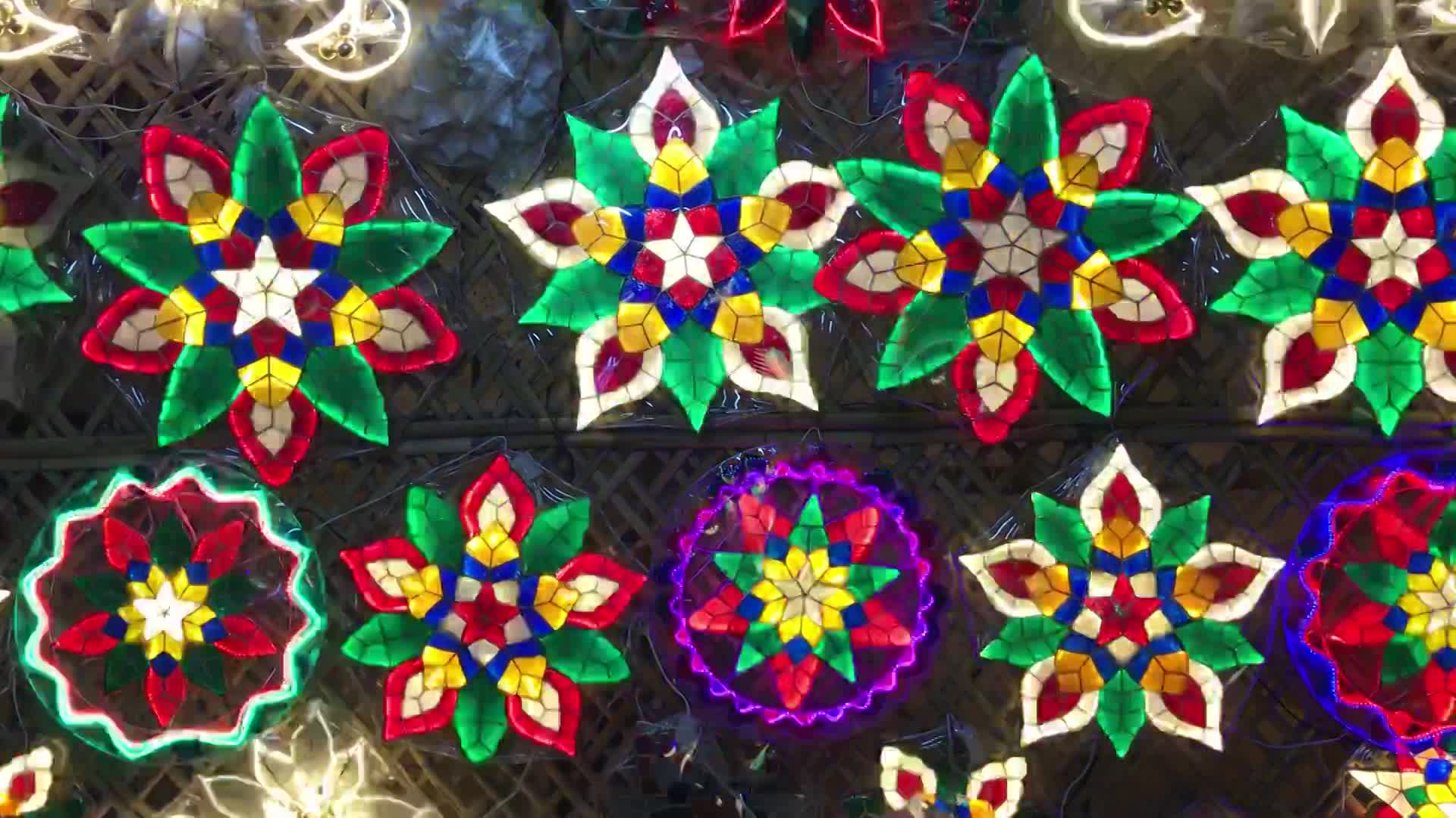 Traditional Christmas Lanterns thumbnail