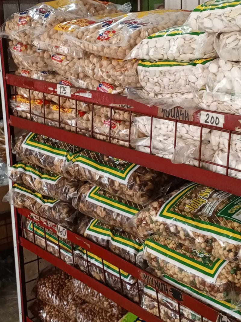 MIXED NUTS AND SEED