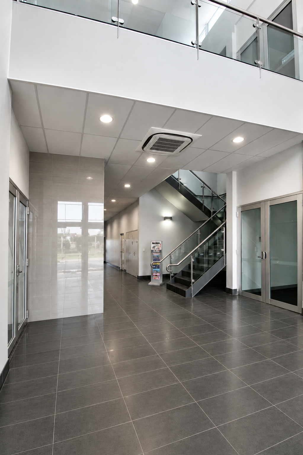 Sir Donal Bradman Drive Showroom & Warehouse