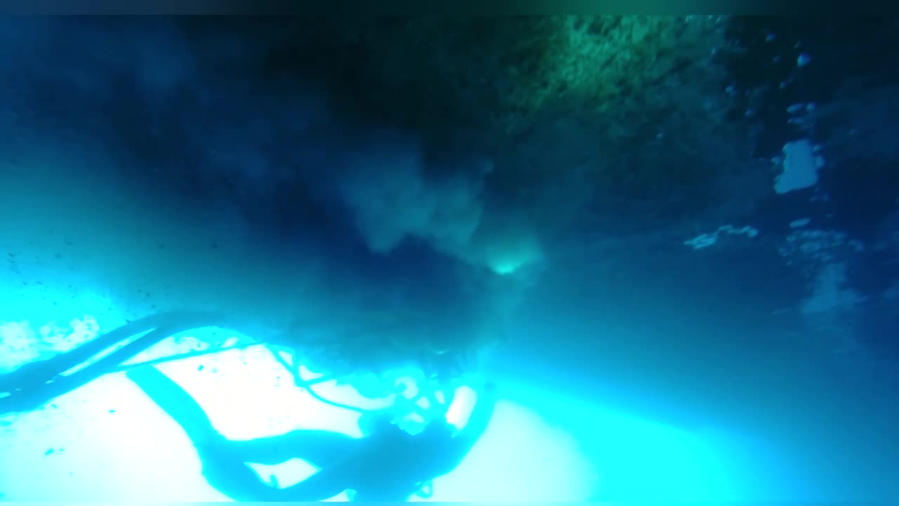 brush kart cleaning flat bottom vessel