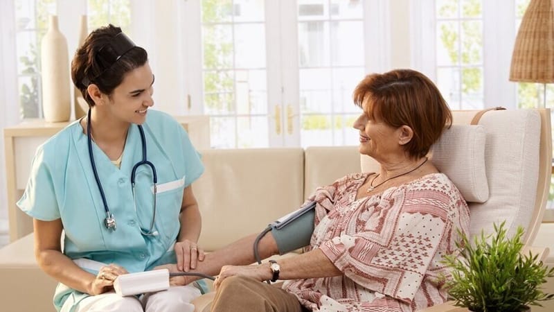 Home Healthcare vs. Nursing Home: What’s Best for Mom?