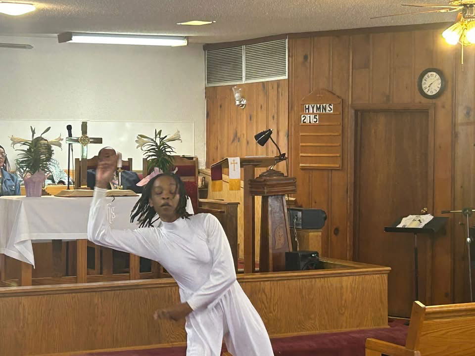 Praise Dance by Sis. Zaria Calvey