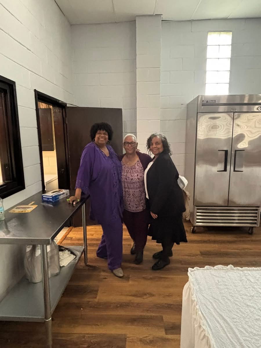 Sis. Deborah, Sis. Aretha & Sis. Carolyn (aka Sis. Norbeck)