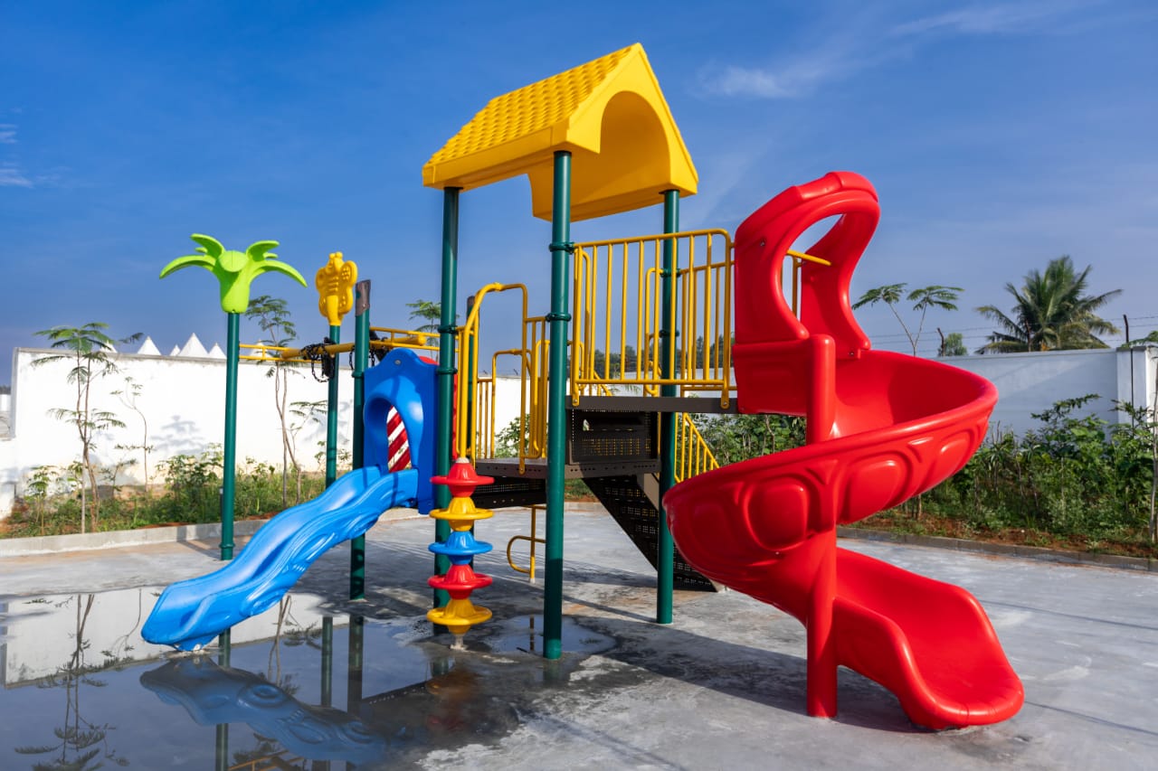 KIDS PLAY AREA