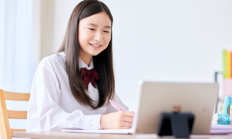 Online Spoken English Classes Noida: Build Confidence with OxbridgeEdu