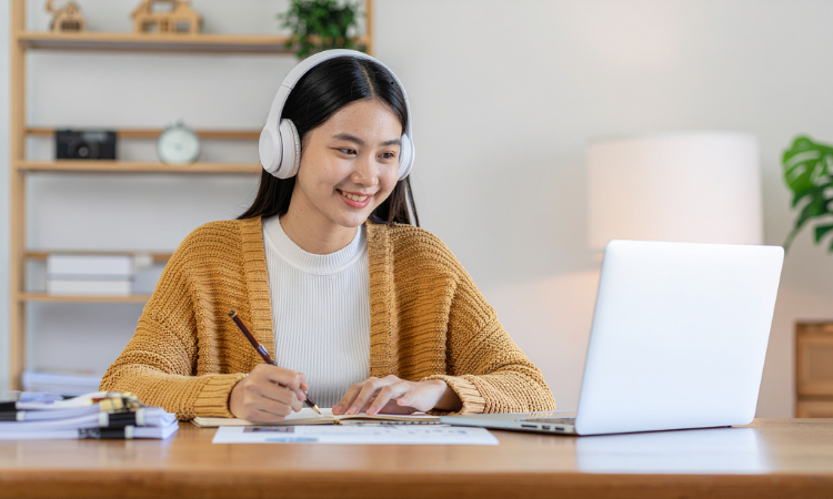 Online Spoken English Classes in Bangalore – Improve Your Fluency with Oxbridge Edu