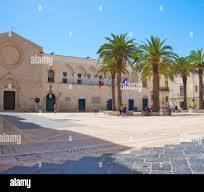 Hai bisogno di essere seguito nella gestione di pratiche e istanze di vari argomenti al comune di Manfredonia?